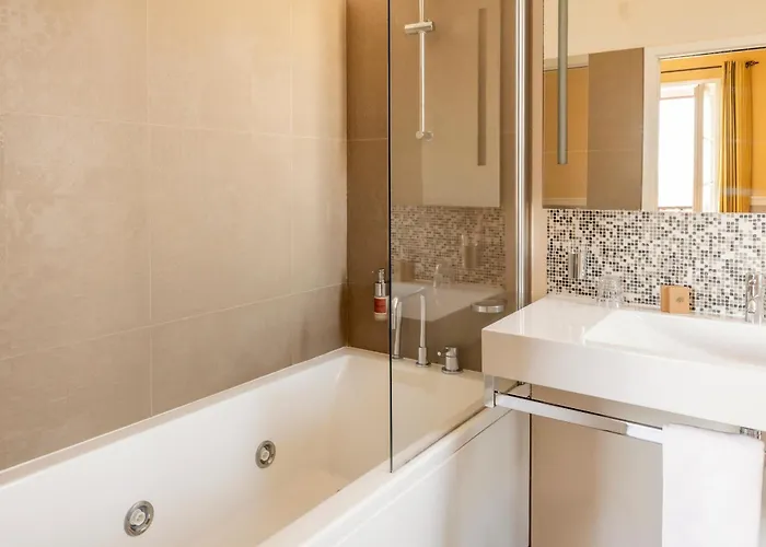 Saint Julien Hotel 3*